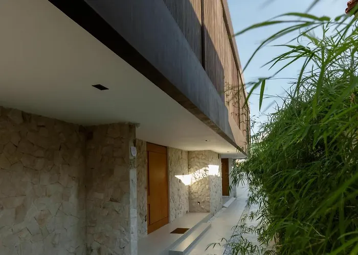 Ultra-luxe 4br - Indoor Ac Living & Private Pool ヴィラ スミニャック