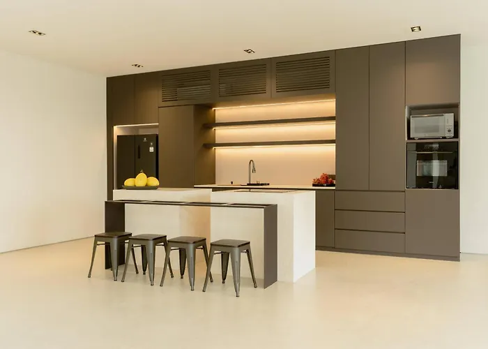 Ultra-luxe 4br - Indoor Ac Living & Private Pool Вилла