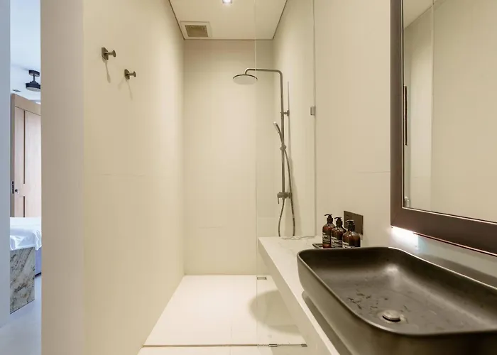 Ultra-luxe 4br - Indoor Ac Living & Private Pool ヴィラ スミニャック