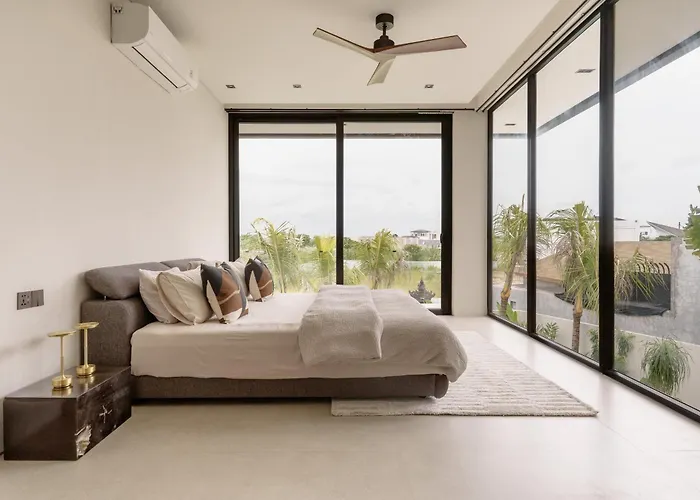 Ultra-luxe 4br - Indoor Ac Living & Private Pool فيلة
